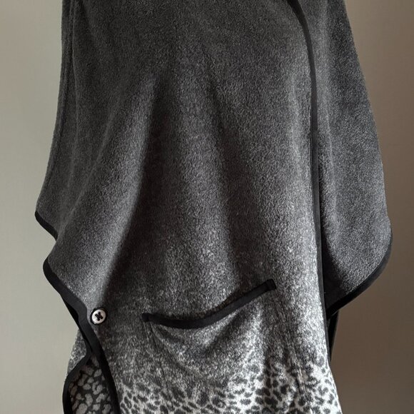 Cozy Snow Leopard Poncho Wrap - Picture 10 of 16